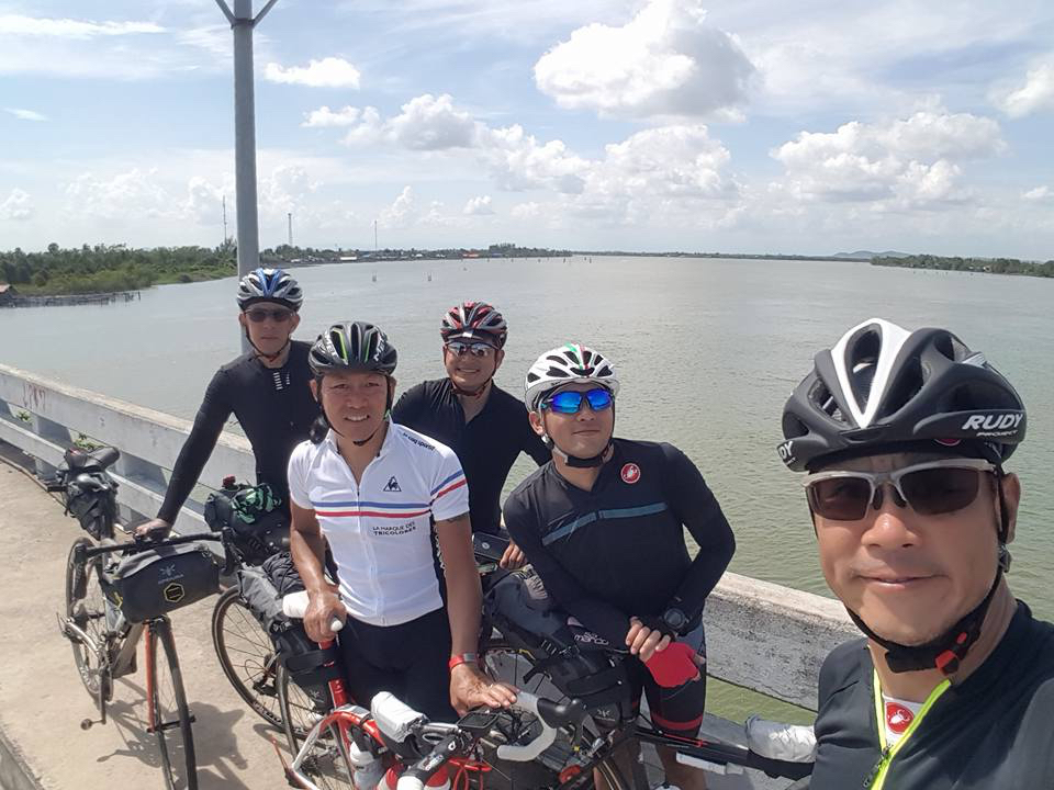 s-thailand-tour-3-pak-ro-bridge-hot-and-hungry-leslie