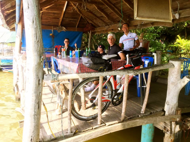 s-thailand-tour-3-riverside-lunch-1-marco