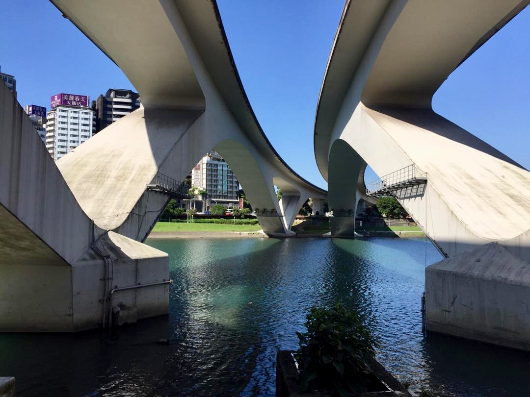 02BD8487-6AF2-48E1-9A7B-A4D23AF698B5